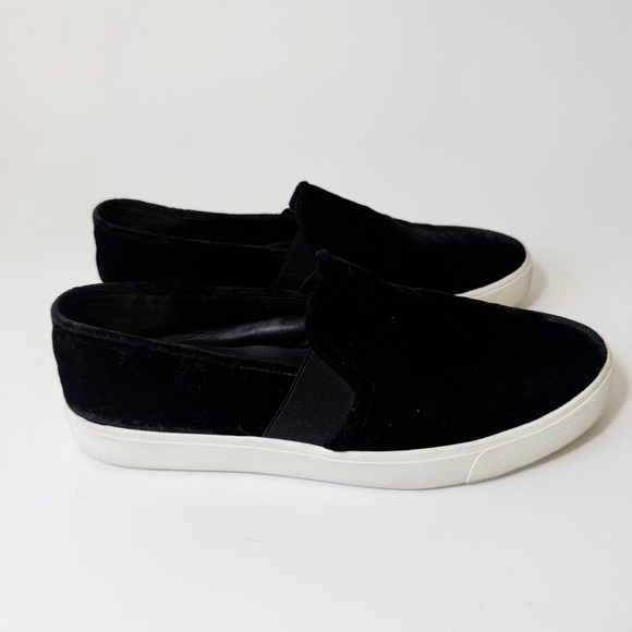 Vince Women’s Blair 5 Black Velvet Slip On Shoe Sneaker Size 9 - Picture 3 of 10